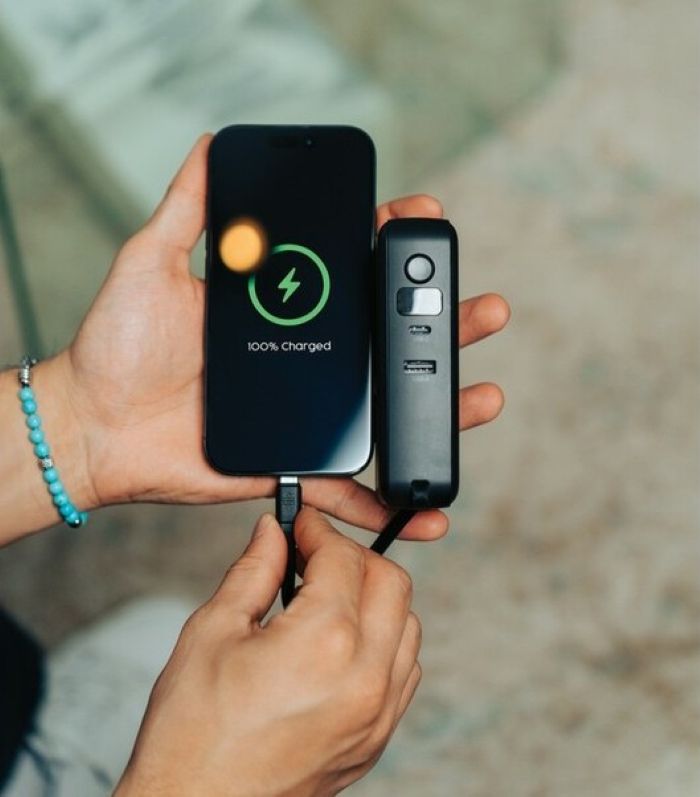 Aluminiowy powerbank z grawerem laserowym